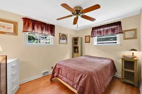 76 Regal St, Springfield, MA 01118 photo 16