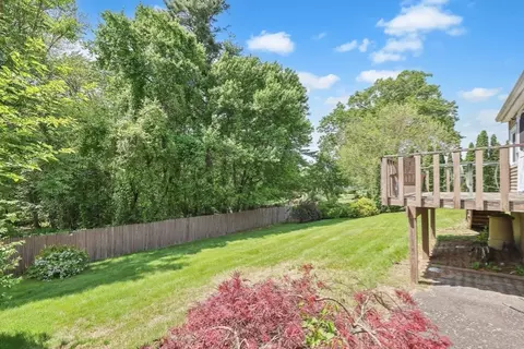 76 Regal St, Springfield, MA 01118 photo 31
