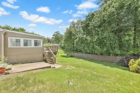 76 Regal St, Springfield, MA 01118 photo 30