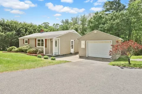 76 Regal St, Springfield, MA 01118 photo 35
