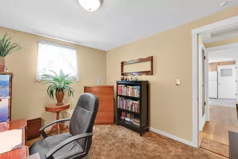 76 Regal St, Springfield, MA 01118 photo 20