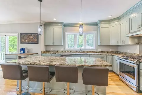 82 Sutton St, Uxbridge, MA 01569 photo 9