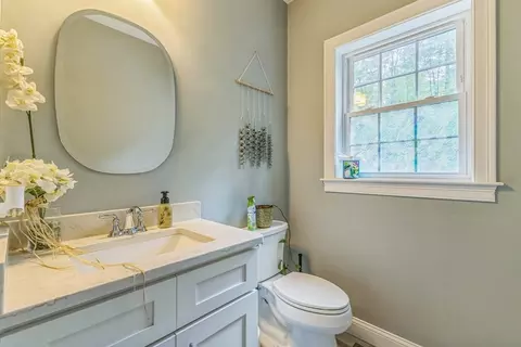 82 Sutton St, Uxbridge, MA 01569 photo 11