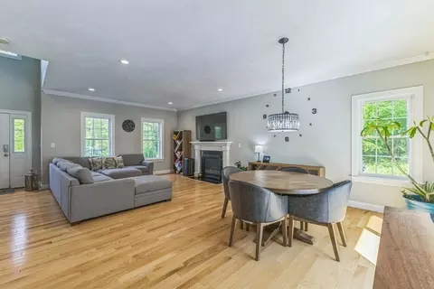 82 Sutton St, Uxbridge, MA 01569 photo 3