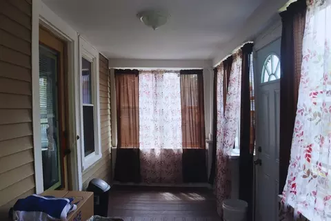 27 Bushwick Pl, Springfield, MA 01109 photo 8