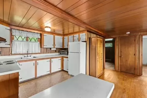 Kitchen - 10 Sandpiper Ter, Wareham, MA 02571 photo 3 of 3