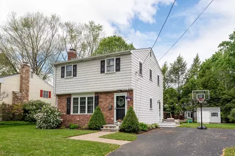 67 Greenleaf Cir, Framingham, MA 01701