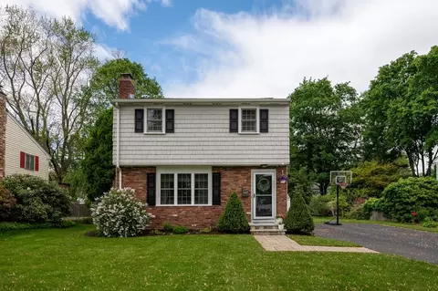 67 Greenleaf Cir, Framingham, MA 01701 photo 2