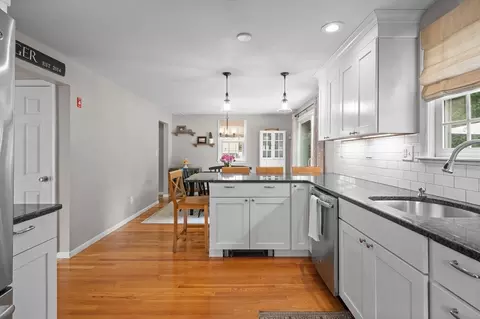 67 Greenleaf Cir, Framingham, MA 01701 photo 15