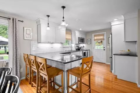 67 Greenleaf Cir, Framingham, MA 01701 photo 17