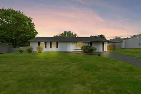 59 Hopkins Rd, Brockton, MA 02302