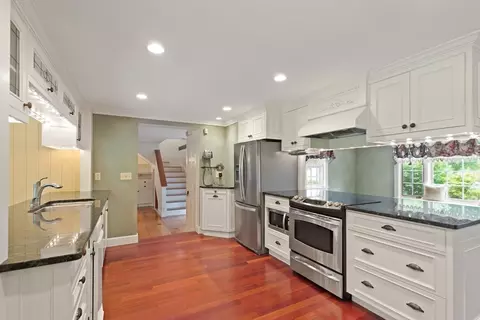 14 Prince St, Danvers, MA 01923 photo 11