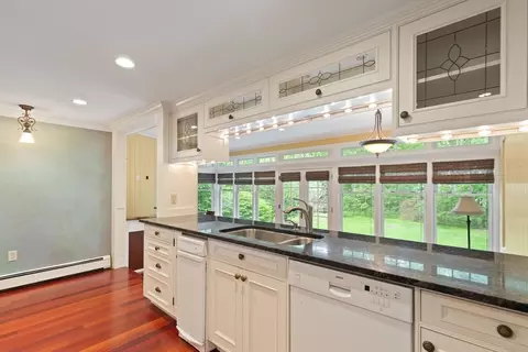 14 Prince St, Danvers, MA 01923 photo 13