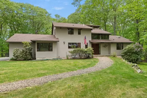100 Wildwood Rd, Andover, MA 01810