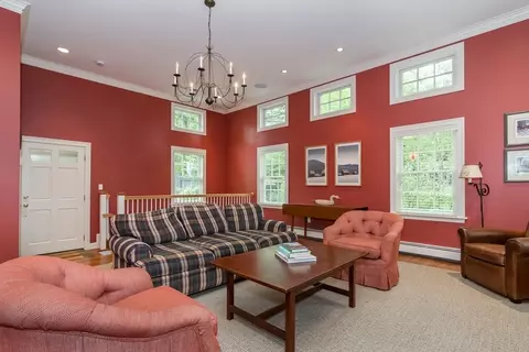 617 South St, Needham, MA 02492 photo 7