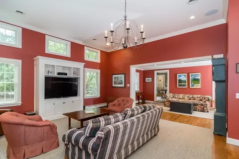 617 South St, Needham, MA 02492 photo 8