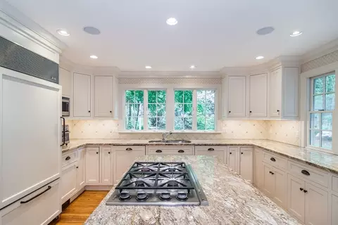 617 South St, Needham, MA 02492 photo 10