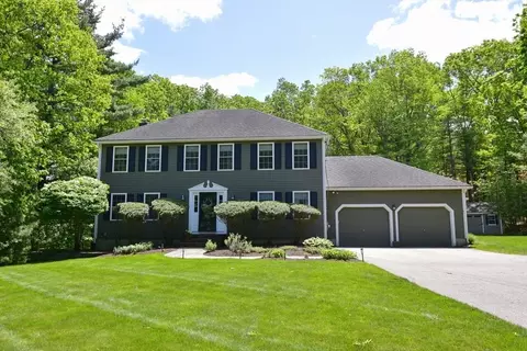 35 Maple St, Norfolk, MA 02056