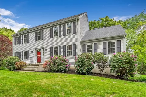 5 Lost Hill Dr, Medway, MA 02053