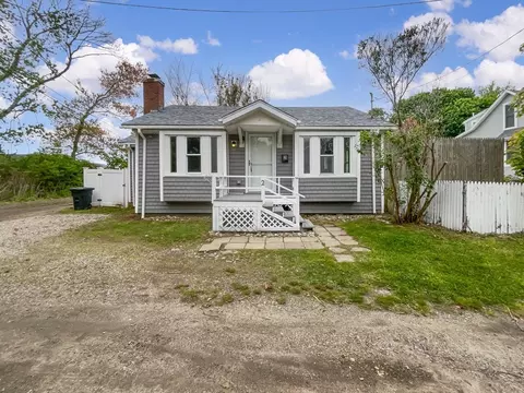 2 Fremont Rd, Marshfield, MA 02050