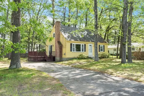 15 Moore Rd, Westford, MA 01886