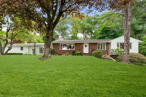 19 Bosworth Rd, Framingham, MA 01701
