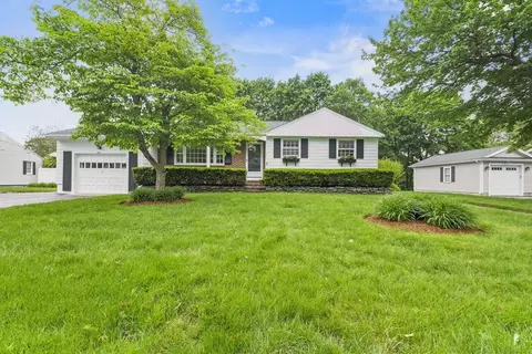 9 Divittorio Dr, Milford, MA 01757