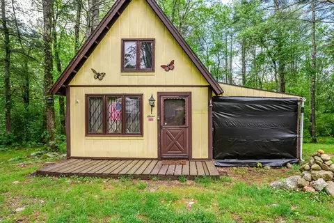 7 Holly Cir, Barre, MA 01005