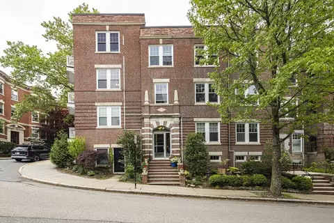 34 Garrison Rd #4, Brookline, MA 02445