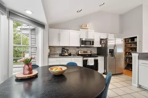 2 Pinebrook Ln, Worcester, MA 01609 photo 6