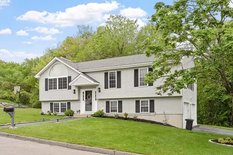 2 Pinebrook Ln, Worcester, MA 01609 photo 2