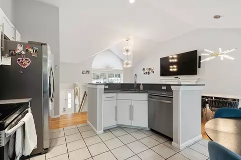 2 Pinebrook Ln, Worcester, MA 01609 photo 5