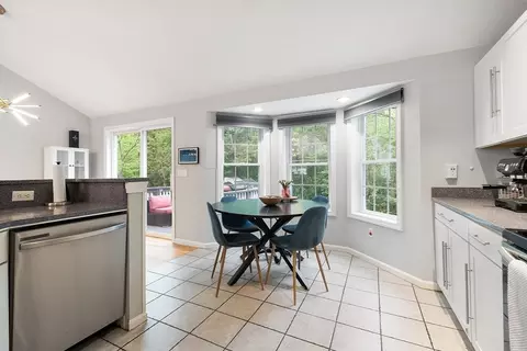 2 Pinebrook Ln, Worcester, MA 01609 photo 4