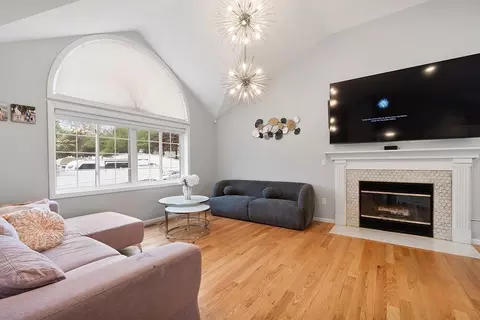 2 Pinebrook Ln, Worcester, MA 01609 photo 8