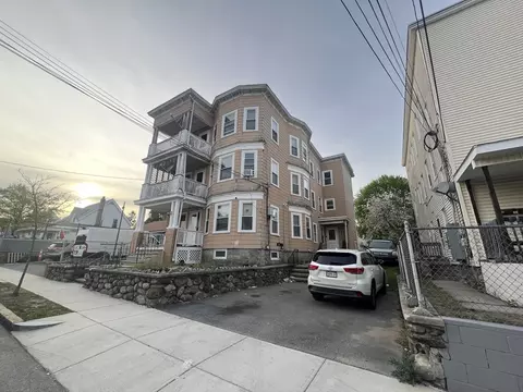 27-29 Boxford St, Lawrence, MA 01843