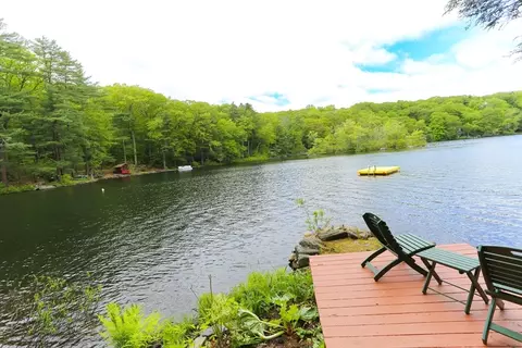 14 Cormack Rd, Sturbridge, MA 01566