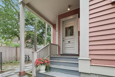 67 Walker St #3, Cambridge, MA 02138