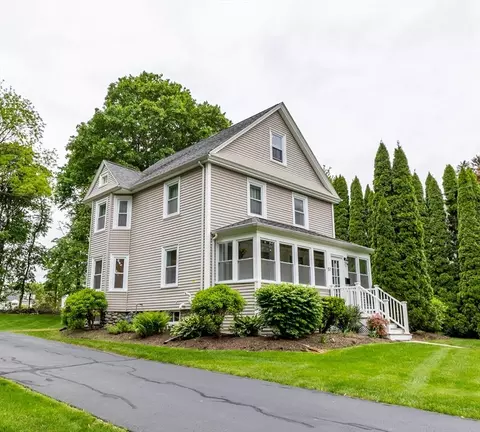 57 Clapp St, Walpole, MA 02081