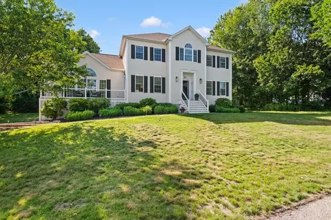 25 Stelyani Dr, Haverhill, MA 01835