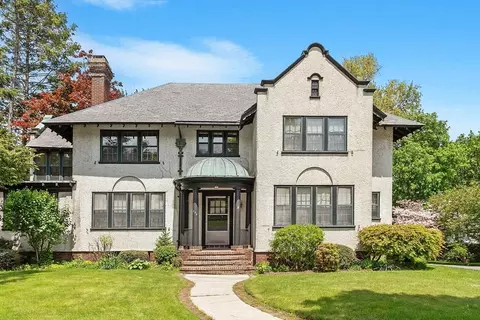 298 Highland St, Worcester, MA 01602