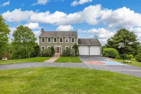 25 Piasta Rd, Dudley, MA 01571
