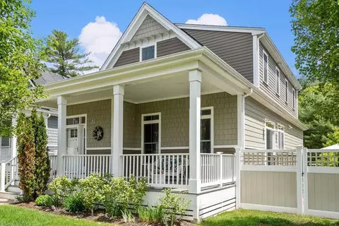 15 Boydes Xing #13, Norfolk, MA 02056