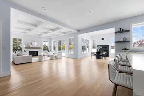 Living - 354 West St, Needham, MA 02494 photo 3 of 5
