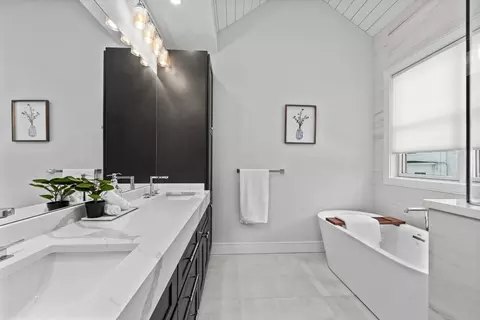 Bath - 354 West St, Needham, MA 02494 photo 1 of 4