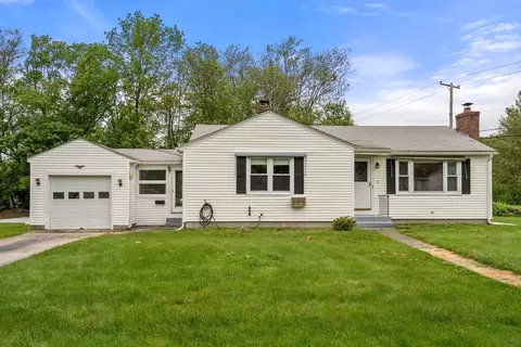 10 Sunset Dr, Whitinsville, MA 01588
