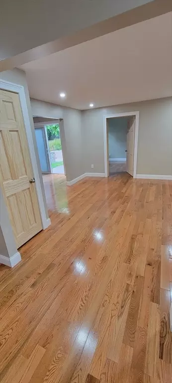 Entry Way - 37 Ekman St, Worcester, MA 01607 photo 4 of 5