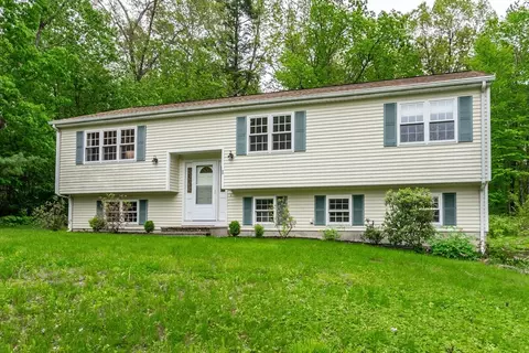 1 Stevens Ter, Merrimac, MA 01860