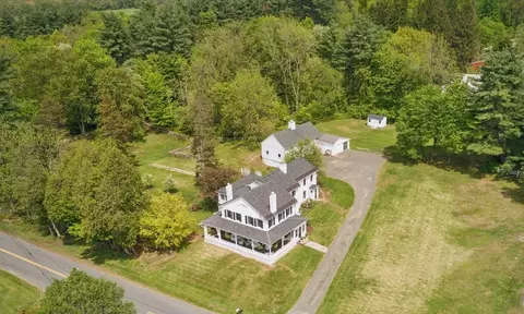 4 Porter St, Granby, MA 01033