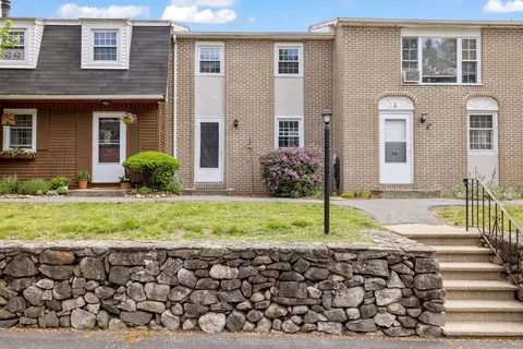 17 Cannongate Rd #93, Tyngsborough, MA 01879