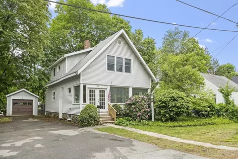 29 Woodland Rd, Holden, MA 01520